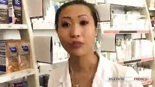 فتيات الصيدلة الشهوانيات تمارس الجنس في الصيدلية