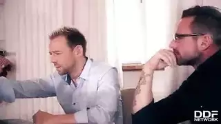ضعف الديك، ضعف الأنين لهذه الزوجة الناشبة