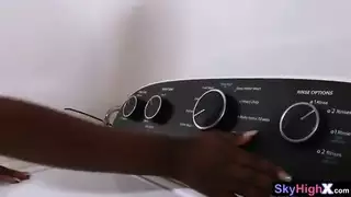 الشقراء المثيرة تريد قضيبك الآن