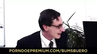 جنس جماعي مع شقراء يستمر حتى تنهار