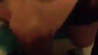 العاهرة الشقراء تحصل على وجهها ملمع بالمني