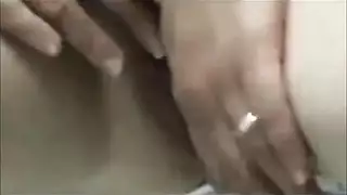 ثلاثي قوي لأم ناضجة: جنس فموي ووجهي في المطبخ