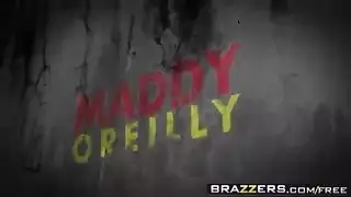 مجنون زبير كبير يتناول كس مبلل