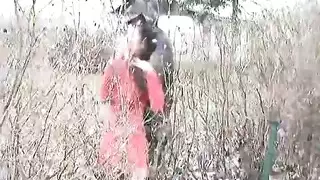تختنق على زب قاسي قبل ما تبلع حليبه
