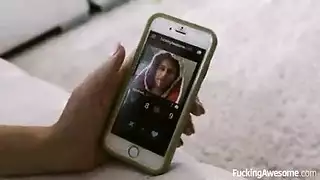 شقراء مذهلة تنك بقوة بوضعية الكلب