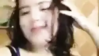 شريط جنسي لمراهقة مغربية ساخنة: كلام قذر، نيك قوي، وبلع مني