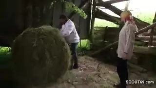 رجل ينيك فرسان فى المزرعة