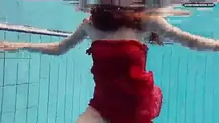 رجل مع ثلاث بنات ينيكهم