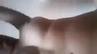 جنس صعب على سريره ينتهي ببلع السائل المنوي الساخن