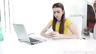 رقصة مثيرة بالملابس الداخلية الزرقاء إباحية فردية صريحة