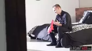 يقزف كثير في كس اخته