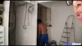 إيلاج شرجي ومهبلي مزدوج لعاهرة