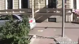 مراهق خجول يمارس الجنس بخشونة في أول ظهور له