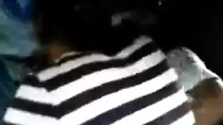 ملكة الشرج الآسيوية تأخذ قضيبًا سميكًا بعمق
