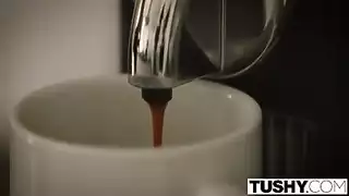 مشعرة ومثيرة – تبتلع عضواً ضخماً