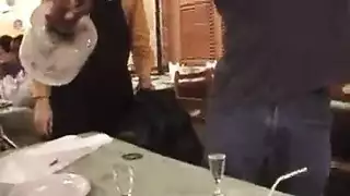 مجموعت حراميه يغتصبو بنت
