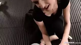 اختبار منعكس الاقياء: جماع وجه عنيف وابتلاع السائل المنوي