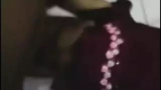 كاتي باركر النحيلة تأخذ شرجياً قاسياً في مقطع إباحي صريح