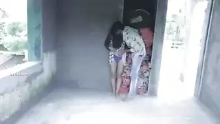 زوجة الأب تأخذه في مؤخرتها للحصول على كامل الوصول إلى أفلام إباحية صريحة