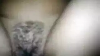 كانت الفتاة الهندية تلعب بألعاب غريبة أثناء المشي على طول الشاطئ لأنها تثيرها كانت الفتاة الهندية تلعب بألعاب غريبة أثناء المشي على طول الشاطئ لأنها تثيرها