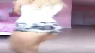 الشقراوات الرائعة، دارسييا لي وليزي كوكس تصنع الحب في الشمس، في الفناء الخلفي. الشقراوات الرائعة، دارسييا لي وليزي كوكس تصنع الحب في الشمس، في الفناء الخلفي.