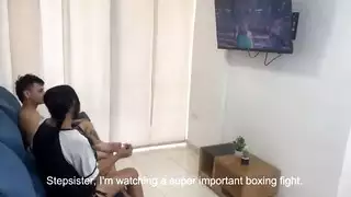 يقدم لي أخي الصغير الجنس الصعب في مقابل اصطحابها إلى السينما مع صديقاتها هـ يقدم لي أخي الصغير الجنس الصعب في مقابل اصطحابها إلى السينما مع صديقاتها هـ