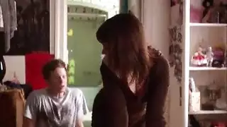 ينشر العنبر جاكسون ساقيها مفتوحة على مصراعيها لمحبيها وطلب منه أن يمارس الجنس مع أدمغتها ينشر العنبر جاكسون ساقيها مفتوحة على مصراعيها لمحبيها وطلب منه أن يمارس الجنس مع أدمغتها