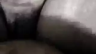 تنضم الزوجة إلى زوجها في رحلة التسوق اليومية ، لأنها بحاجة إلى الشعور به تنضم الزوجة إلى زوجها في رحلة التسوق اليومية ، لأنها بحاجة إلى الشعور به