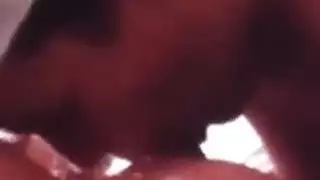 زوجة شقراء مفلس هي ممارسة الجنس البري مع رجل هو موظف زوجها الصالح. زوجة شقراء مفلس هي ممارسة الجنس البري مع رجل هو موظف زوجها الصالح.