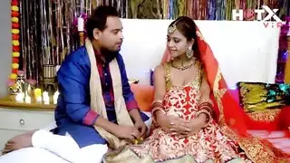 العروس الهندية الحقيقية مارس الجنس بجد في كس والحمار في ليلة شهر العسل (الصوت الهندي)