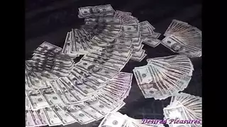 كانت جاف المعبود فيليسيا ترتدي اللاتكس ، كانت جاف المعبود فيليسيا ترتدي اللاتكس بينما كانت سخيف رجل مسن.