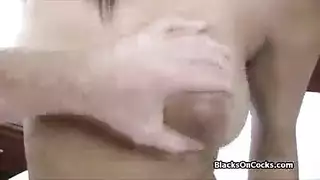 سمراء بنظارة جسمها طري زي العجينة تاكل شفايفها من سخونة الزب في كسها المحلوق سمراء بنظارة جسمها طري زي العجينة تاكل شفايفها من سخونة الزب في كسها المحلوق