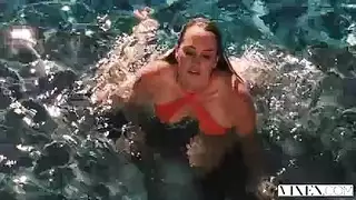 الزوجة القحبة تخون زوجها مرة أخرى مع حارسها الشخصي لإنها تحب الزب الكبير يفشخها الزوجة القحبة تخون زوجها مرة أخرى مع حارسها الشخصي لإنها تحب الزب الكبير يفشخها