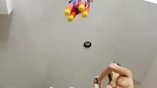 لانا تضاجع جارتها المتزوجة في غرفة فندق في وقت متأخر من بعد الظهر ولا تخبره بذلك