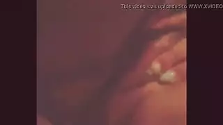 حصلت الكرز كوتور معصوب العينين بينما كانت مرتبطة في الطابق السفلي لشريكها، لفترة من الوقت حصلت الكرز كوتور معصوب العينين بينما كانت مرتبطة في الطابق السفلي لشريكها، لفترة من الوقت