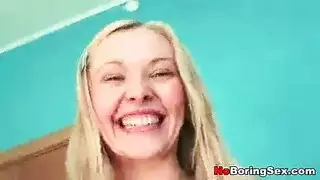 فاتنة شقراء نحيل يركع على الأرض أثناء الانتظار للحصول على نائب الرئيس الطازجة في جميع أنحاء وجهها فاتنة شقراء نحيل يركع على الأرض أثناء الانتظار للحصول على نائب الرئيس الطازجة في جميع أنحاء وجهها