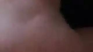 أعطى امرأة سمراء رائع اللسان إلى صديقها أفضل صديق لها، بدلا من صديقته.