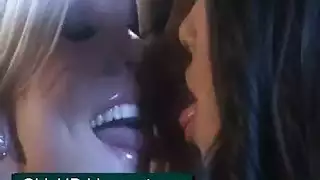 فاتنة شقراء حلوة مع عيون جميلة يحب لإغواء صديقتها قرنية ونائب الرئيس على جسده فاتنة شقراء حلوة مع عيون جميلة يحب لإغواء صديقتها قرنية ونائب الرئيس على جسده