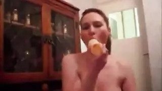 وقحة صغيرة الساخنة ركوب ديك أسود مثل الموالية ويئن أثناء كومينغ وقحة صغيرة الساخنة ركوب ديك أسود مثل الموالية ويئن أثناء كومينغ