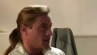 ممرضة كبيرة الثدي تعطي الكثير من الفرح والراحة لمريضها لأنها تريد منه أن نائب الرئيس ممرضة كبيرة الثدي تعطي الكثير من الفرح والراحة لمريضها لأنها تريد منه أن نائب الرئيس