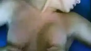 لذيذ أشقر في سن المراهقة ركوب في سن المراهقة الديك في سن المراهقة.