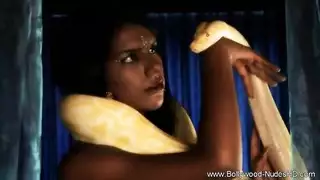 امرأة سمراء فاتنة هو دائما في مزاج للسماح للعب الجنس اللعب مع بوسها امرأة سمراء فاتنة هو دائما في مزاج للسماح للعب الجنس اللعب مع بوسها