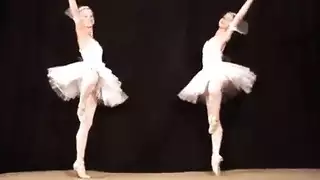 راقصة الباليه الآسيوية الساخنة هو التحدي، لأن لديها مؤخرا كبيرا يمكنها التعامل معها. راقصة الباليه الآسيوية الساخنة هو التحدي، لأن لديها مؤخرا كبيرا يمكنها التعامل معها.