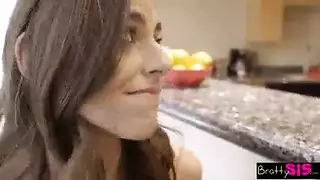 وقال انه يريد صديقها الجديد لوضع ديك له في فمه وفي بوسه في أقرب وقت ممكن وقال انه يريد صديقها الجديد لوضع ديك له في فمه وفي بوسه في أقرب وقت ممكن