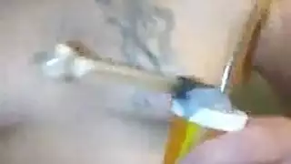 ربة منزل قرنية الحصول على نائب الرئيس على الثدي والتجول على ثلاثة الديوك. ربة منزل قرنية الحصول على نائب الرئيس على الثدي والتجول على ثلاثة الديوك.