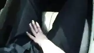 زوجة قرنية هي وجود الثلاثي السخب لأول مرة مع أصدقائها المثليين والحصول على راض تماما عنها.