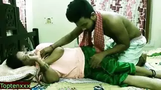 صبي في سن المراهقة الهندي سخيف له الساخنة مالكين في المنزل! مع صوت واضح