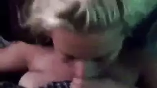 كتكوت جميل ، أشقر ، بيتر كوما معروف جيدًا في النوادي الليلية المحلية بمهاراته في العمل كتكوت جميل ، أشقر ، بيتر كوما معروف جيدًا في النوادي الليلية المحلية بمهاراته في العمل