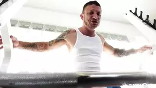 حصلت الإيقاع على تدليك فاخر وعرضت بوسها الرطب على صاحب العمل في الاستوديو حصلت الإيقاع على تدليك فاخر وعرضت بوسها الرطب على صاحب العمل في الاستوديو