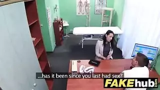 إدراج اللغة الروسية مباشرة قطب آلة سخيفه القديمة في بعقب رجل حريصة، بعد اللعنة المتشددين.